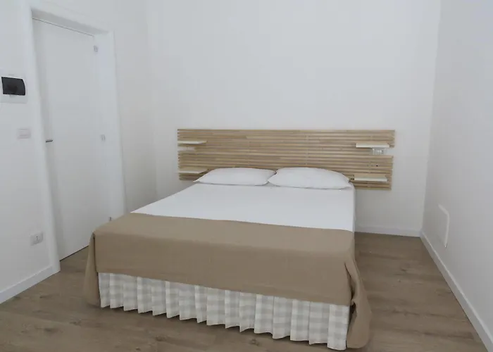 La Casa Del Gelso Bianco לינה וארוחת בוקר 4*